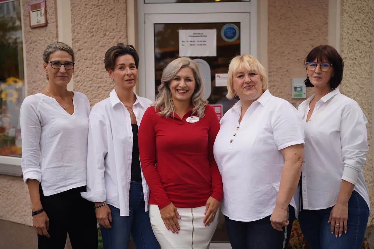Das Team der Apotheke zum weißen Schwan in Berlin