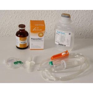 Pascorbin-Komplettset mit 100 ml Kochsalzlösung 0,9% und Venofix G21 grün