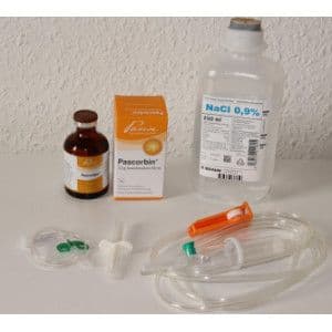 Pascorbin-Komplettset mit 250 ml Kochsalzlösung 0,9% und Venofix G21 grün
