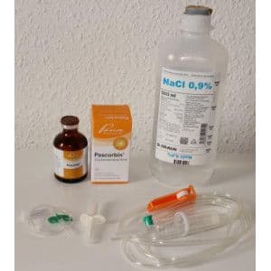 Pascorbin-Komplettset mit 500 ml Kochsalzlösung 0,9% und Venofix G21 grün