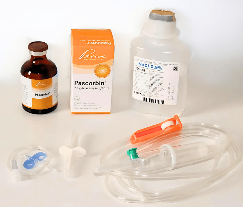 Pascorbin-Komplettset mit 100 ml Kochsalzlösung 0,9% und Venofix G23 blau